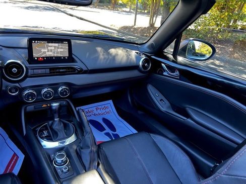 Used 2018 MAZDA MX-5 Miata Grand Touring image 33