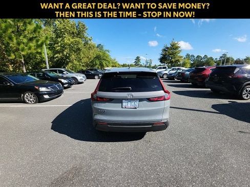 Used 2025 Honda CR-V EX-L image 10