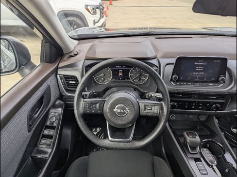 Used 2023 Nissan Rogue S image 3