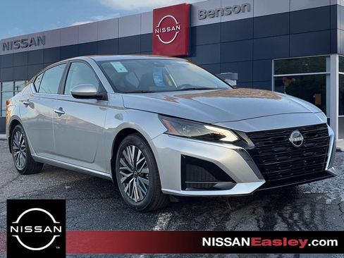 New 2025 Nissan Altima 2.5 SV w/ SV Premium Package image 1