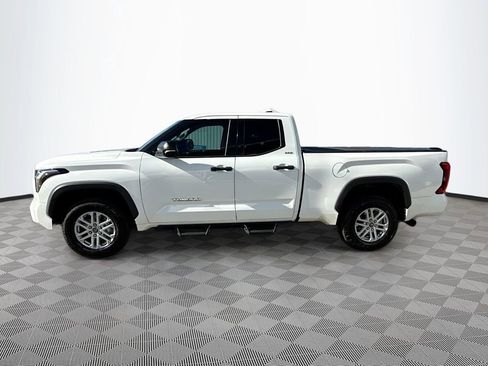 Used 2022 Toyota Tundra SR5 w/ SR5 Convenience Package image 9