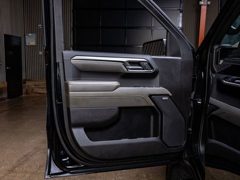 Used 2023 Chevrolet Silverado 1500 ZR2 w/ Technology Package image 35