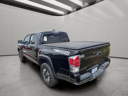 Used 2020 Toyota Tacoma TRD Off-Road w/ Technology Package AWD/4WD image 3