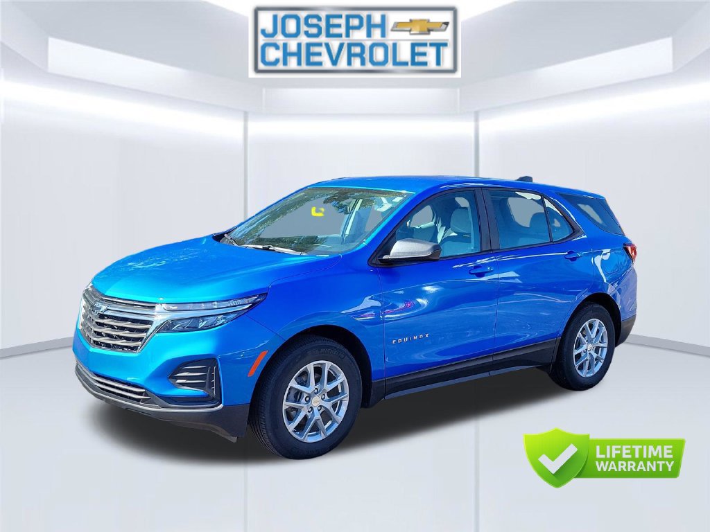 Used 2024 Chevrolet Equinox LS w/ Driver Confidence II Package FWD image 2