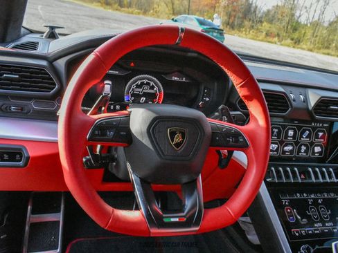 Used 2020 Lamborghini Urus image 31