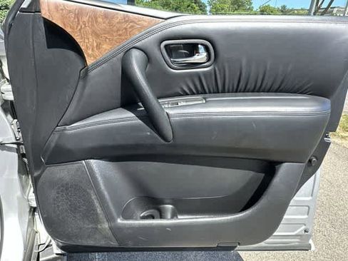 Used 2022 Nissan Armada SL w/ Captain's Chairs Package AWD/4WD image 23