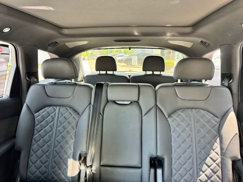 Used 2025 Audi SQ7 Premium Plus AWD/4WD image 41