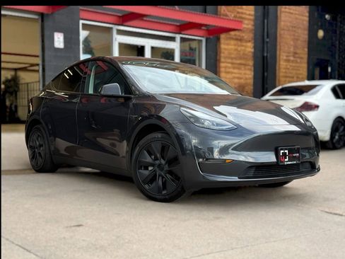 Used 2024 Tesla Model Y Long Range AWD/4WD image 14