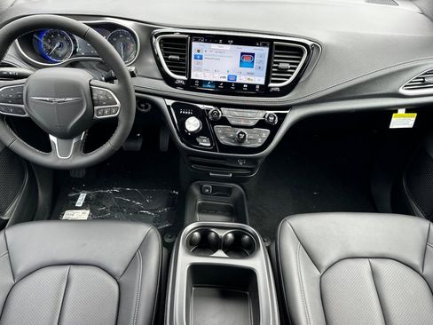 New 2026 Chrysler Pacifica Select FWD image 12