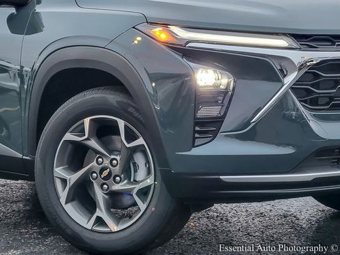 New 2026 Chevrolet Trax LT w/ LT Convenience Package image 3