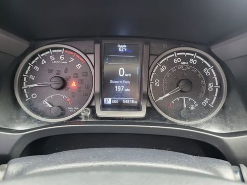 Used 2017 Toyota Tacoma TRD Sport AWD/4WD image 13