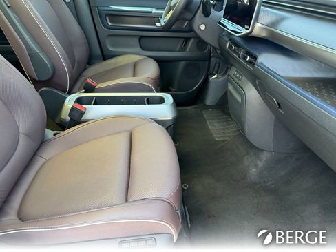 Used 2025 Volkswagen ID. Buzz Pro S Plus RWD image 14