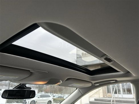 Used 2019 INFINITI QX60 Luxe w/ Essential Package image 25