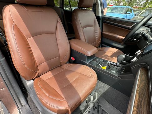 Used 2019 Subaru Outback 3.6R Touring AWD/4WD image 13