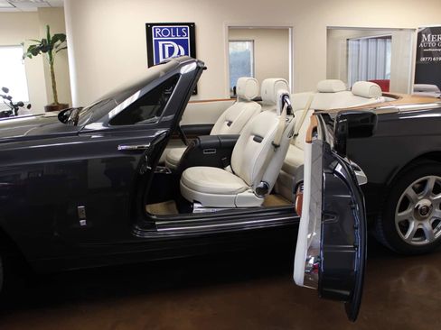 Used 2009 Rolls-Royce Phantom Drophead Coupe RWD image 11