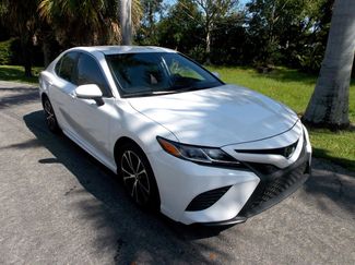 Used 2020 Toyota Camry SE image 1