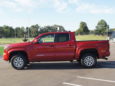 Used 2024 Toyota Tacoma SR5 image 11