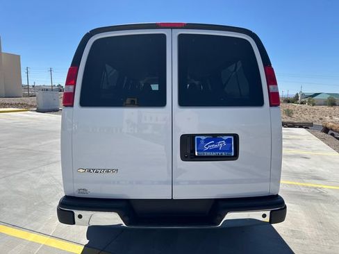 Used 2025 Chevrolet Express 3500 LT w/ LT Preferred Equipment Group RWD image 4