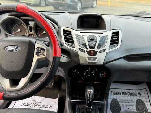 Used 2013 Ford Fiesta SE image 15