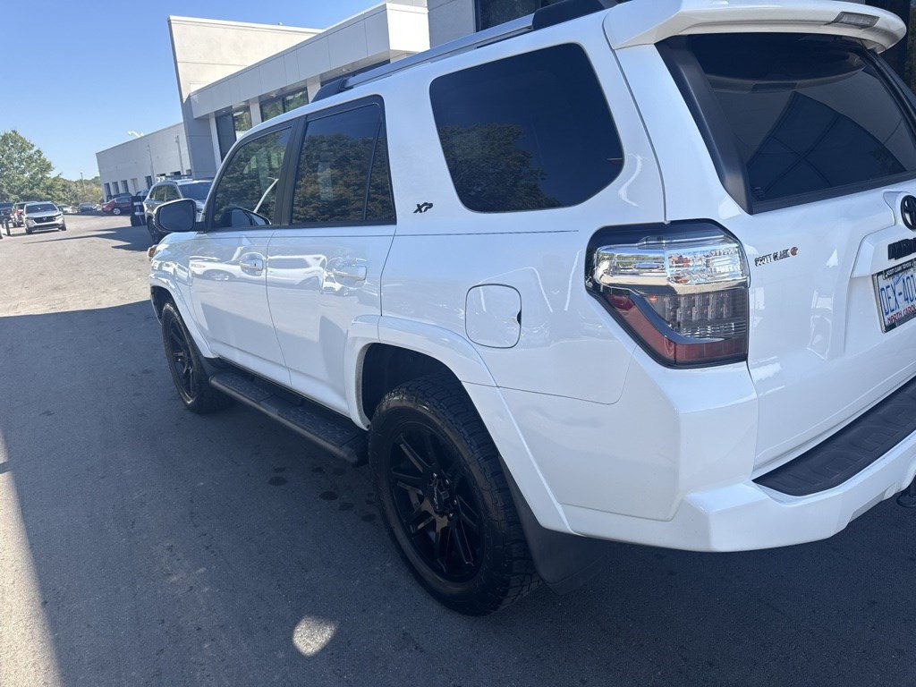 Used 2021 Toyota 4Runner SR5 Premium w/ Moonroof Package AWD/4WD image 5