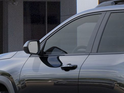 New 2026 Chevrolet Equinox ACTIV image 12