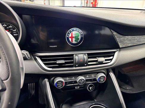 Used 2022 Alfa Romeo Giulia Sprint RWD image 39
