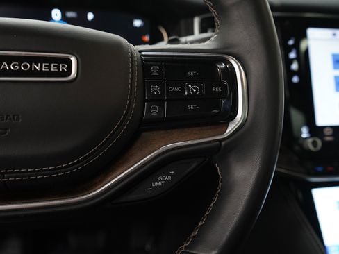 Used 2022 Jeep Grand Wagoneer Series II AWD/4WD image 33