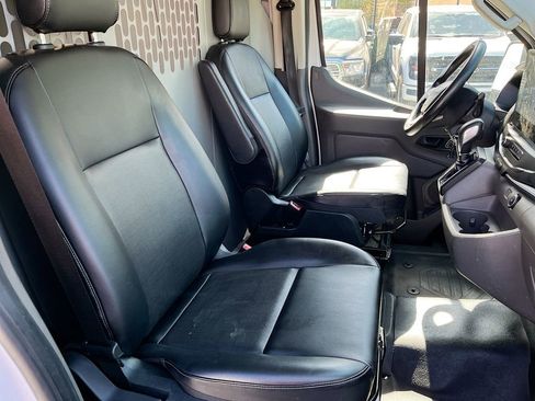 Used 2022 Ford Transit 150 Low Roof RWD image 26