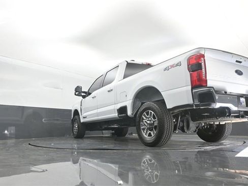 Certified 2025 Ford F350 Lariat image 30