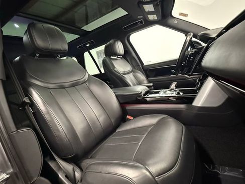 Used 2023 Land Rover Range Rover SE image 21