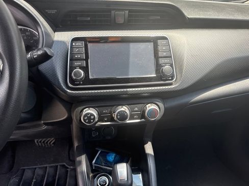 Used 2021 Nissan Kicks S FWD image 7
