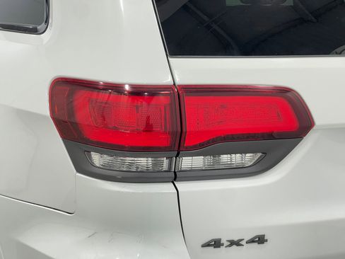 Used 2020 Jeep Grand Cherokee Limited X image 34