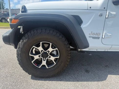 Used 2019 Jeep Wrangler Unlimited Sport S AWD/4WD image 26