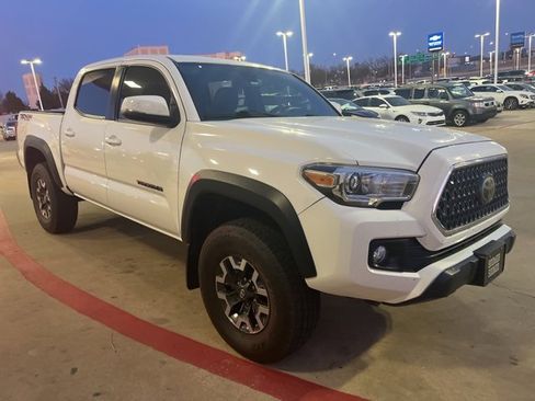 Used 2019 Toyota Tacoma TRD Off-Road image 4