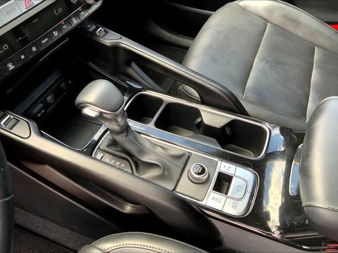 Used 2025 Kia Telluride S image 16