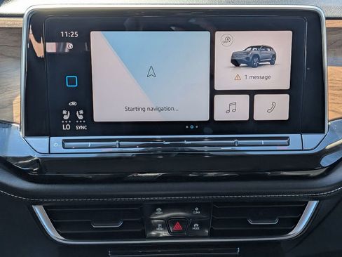 Used 2024 Volkswagen Atlas SE image 16