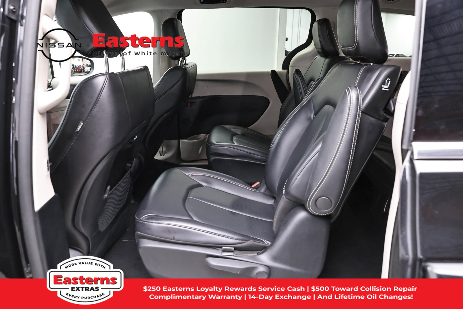 Used 2023 Chrysler Pacifica Touring-L FWD image 22