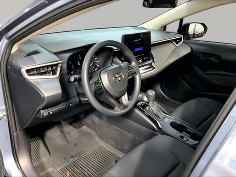 Used 2025 Toyota Corolla LE FWD image 18