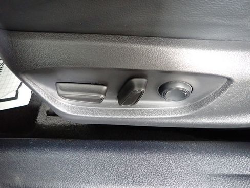 Used 2022 Toyota Camry SE FWD image 23