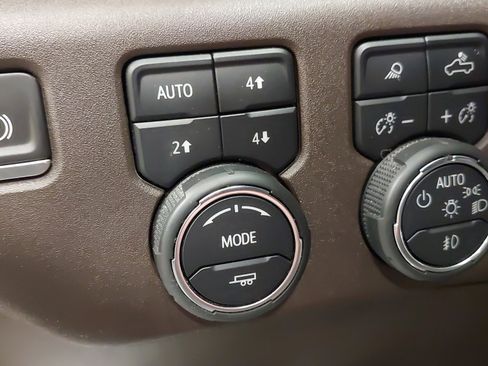 Used 2024 Chevrolet Silverado 1500 LTZ w/ Z71 Off-Road Package AWD/4WD image 23