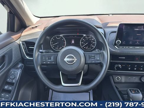 Used 2023 Nissan Rogue S AWD/4WD image 19