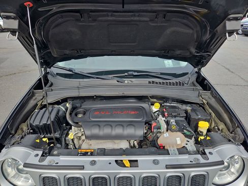 Used 2017 Jeep Renegade Limited image 37