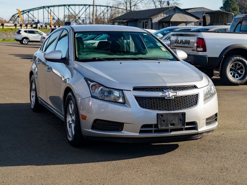 Used 2014 Chevrolet Cruze LT image 2