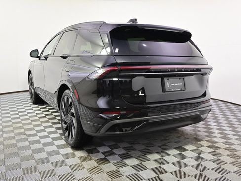 New 2026 Lincoln Nautilus Reserve image 4