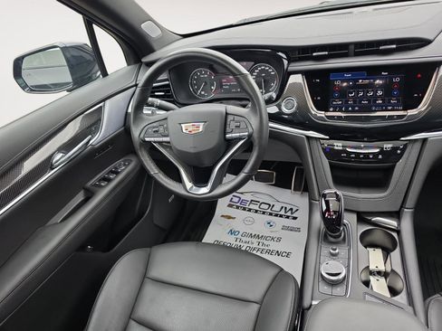 Used 2025 Cadillac XT6 Sport w/ LPO, Floor Liner Package AWD/4WD image 11