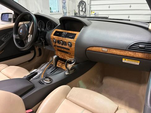 Used 2005 BMW 645Ci Convertible image 17