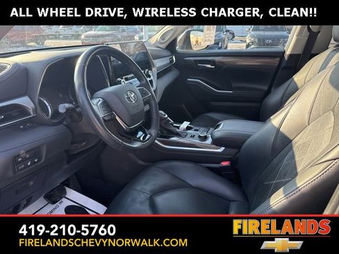 Used 2021 Toyota Highlander Platinum image 5