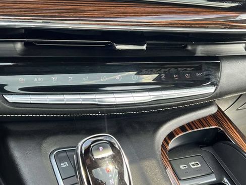 Used 2022 Cadillac Escalade Premium Luxury AWD/4WD image 26