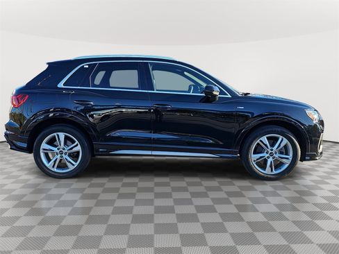 Used 2022 Audi Q3 2.0T Premium Plus w/ Premium Plus Package image 4