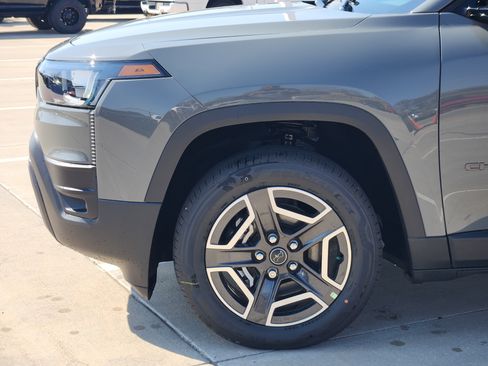 New 2026 Jeep Cherokee Laredo image 5